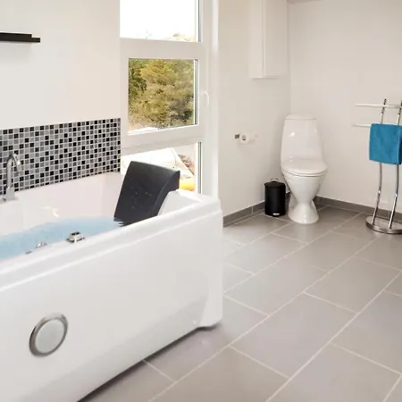 Pet Friendly Home In Hvide Sande With Sauna بيت للعطل *