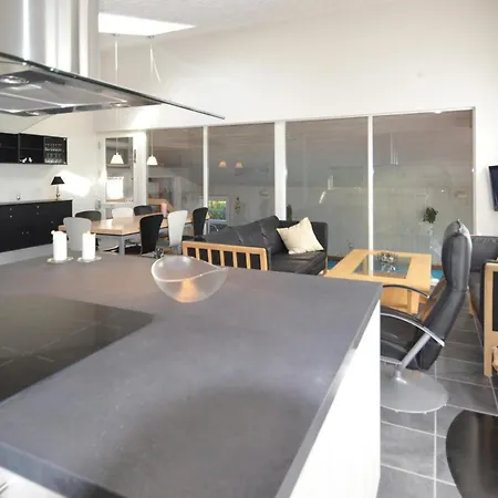 Pet Friendly Home In Hvide Sande With Sauna بيت للعطل *