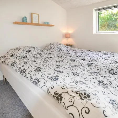 Pet Friendly Home In Hvide Sande With Sauna بيت للعطل *